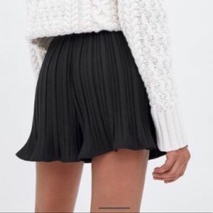 NWT Zara Pleated Shorts